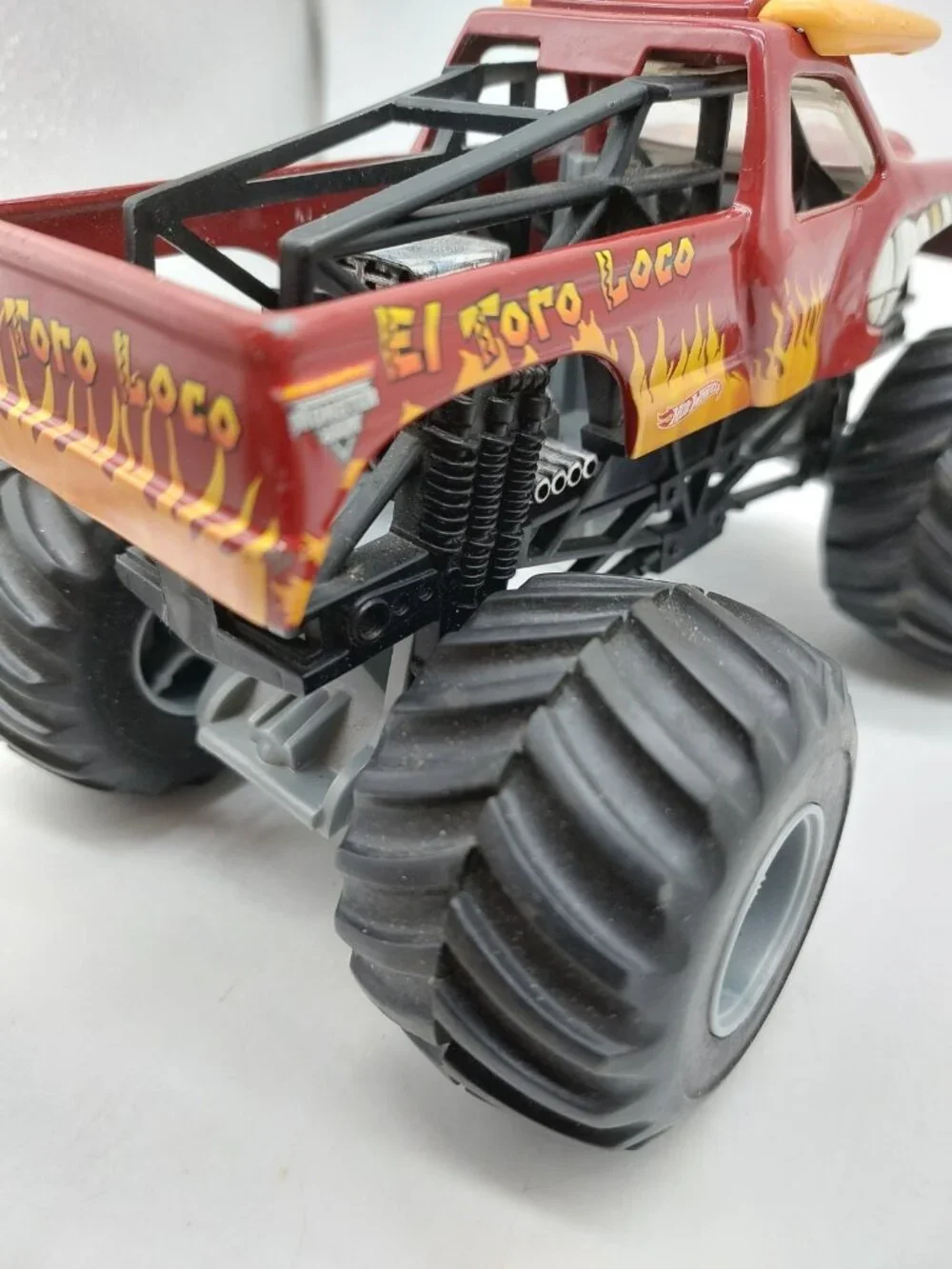 Hot Wheels Monster Jam El Toro Loco Bull Dark Red Yellow 1:64 Scale